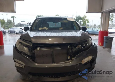 2017 Honda Pilot Lx z USA, uszkodzony, nr VIN 5FNYF5H13HB012751